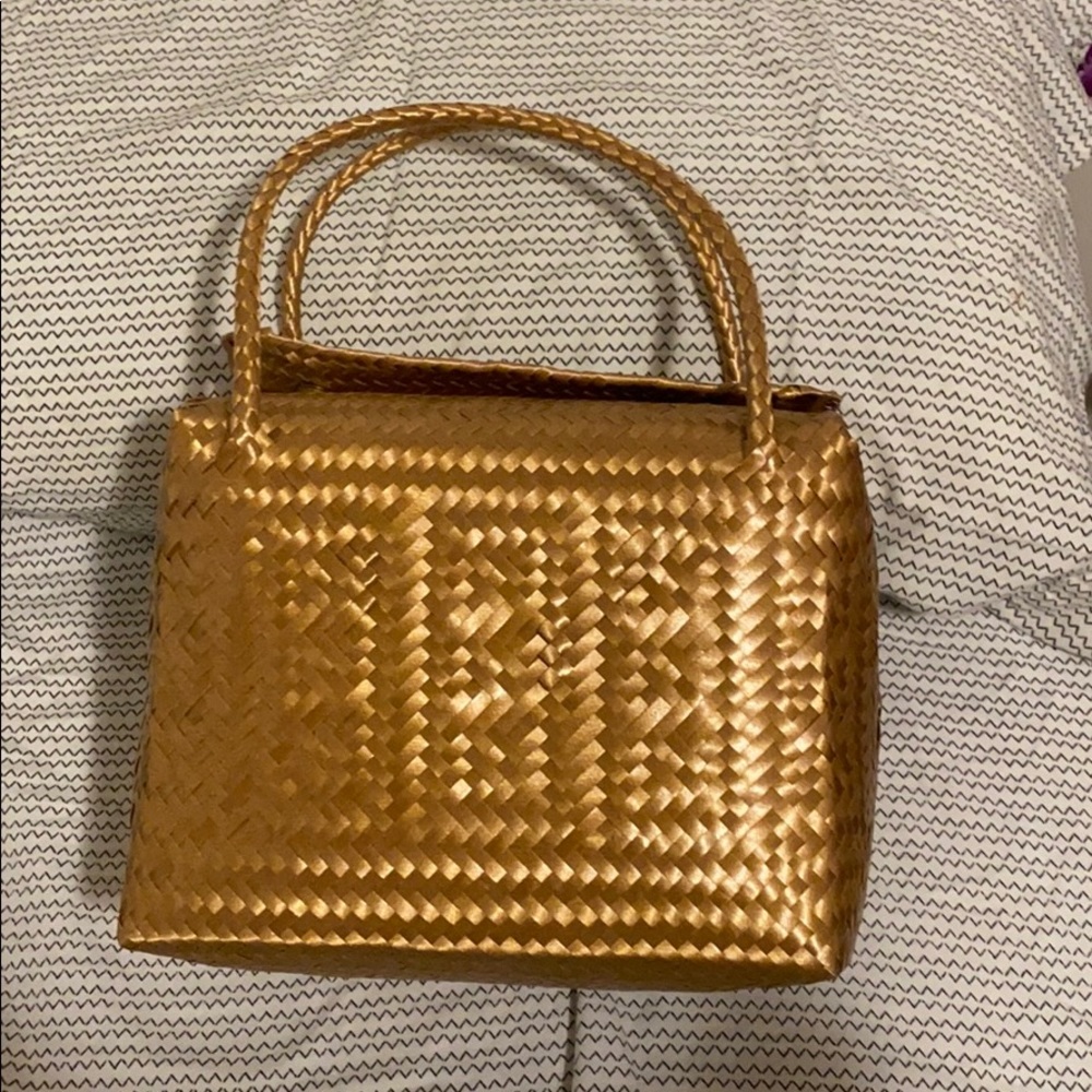 Handwoven plastic tan bag from Guadalajara